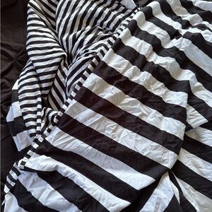 Classic Black & White Striped King Sized Duvet Set